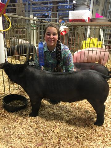 Hog Club member Abigail Foust at the state show