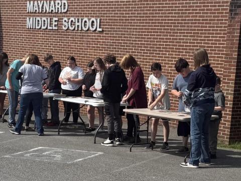 Ms. Susan Coffey's class outside working on STEM projects during summer school. Making learning fun! Ms. Susan Coffey's class outside working on STEM projects during summer school. Making learning fun!
