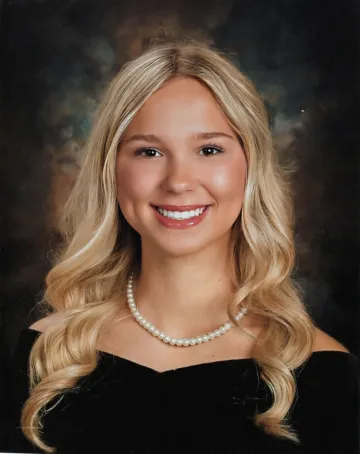 Mia Effler received the Jeffreys Memorial Academic Scholarship.