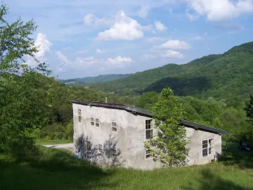 Narrow Ridge Strawbale Lodge