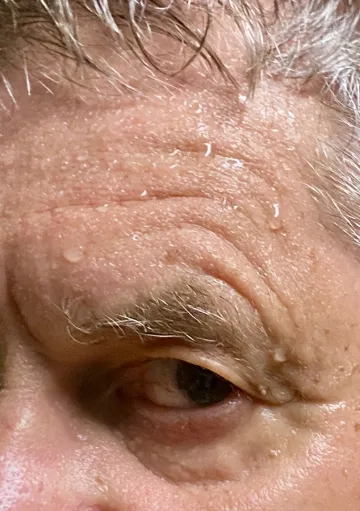 While it can be uncomfortable, there are many health benefits from a good summer sweat. 